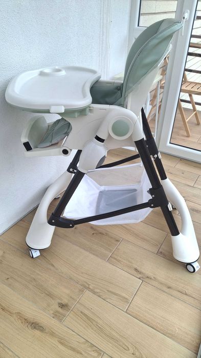 Стільчик для годування