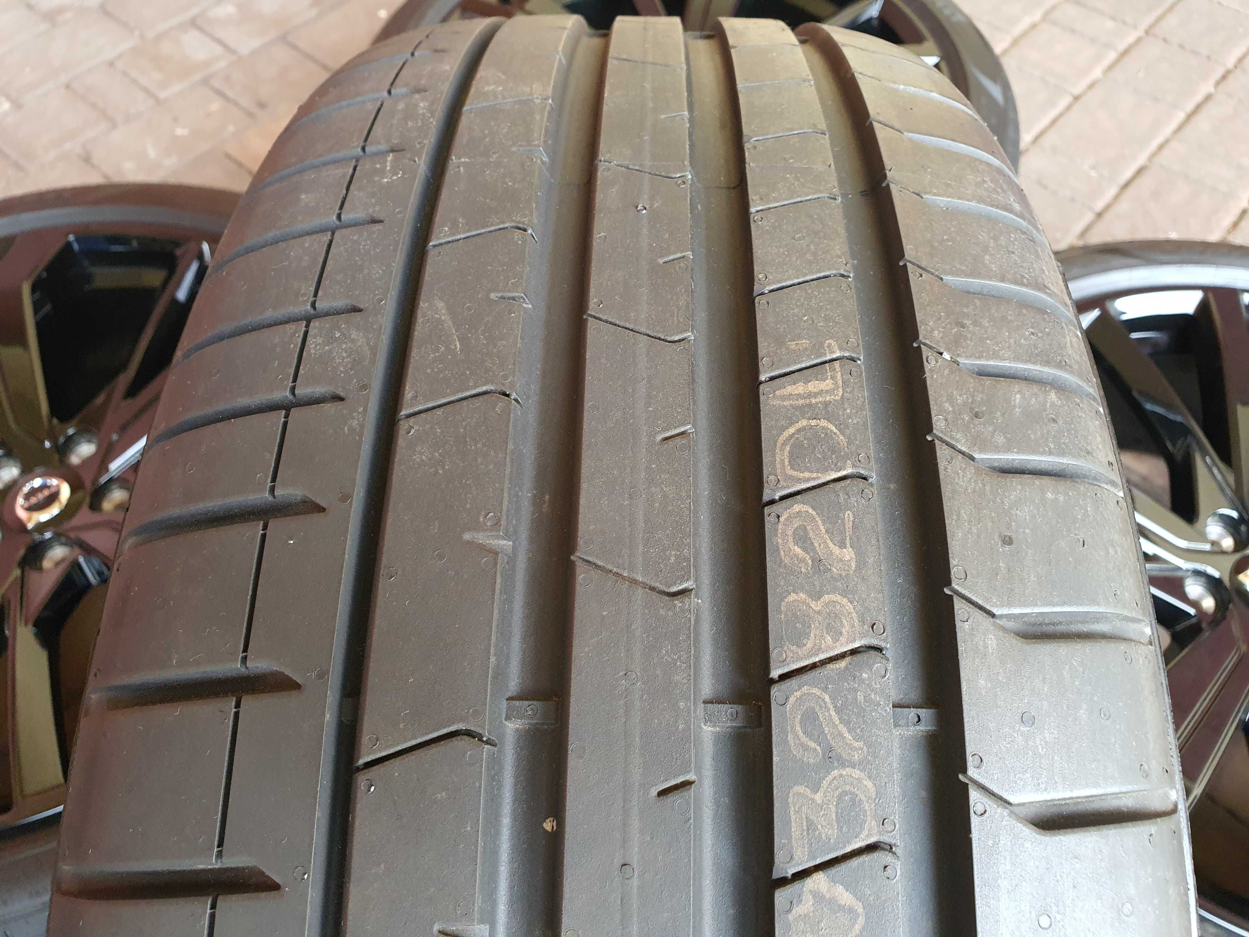 21 Volvo XC60 XC40 R-Design Ultra Black Edition 255/40 5x108 Lato