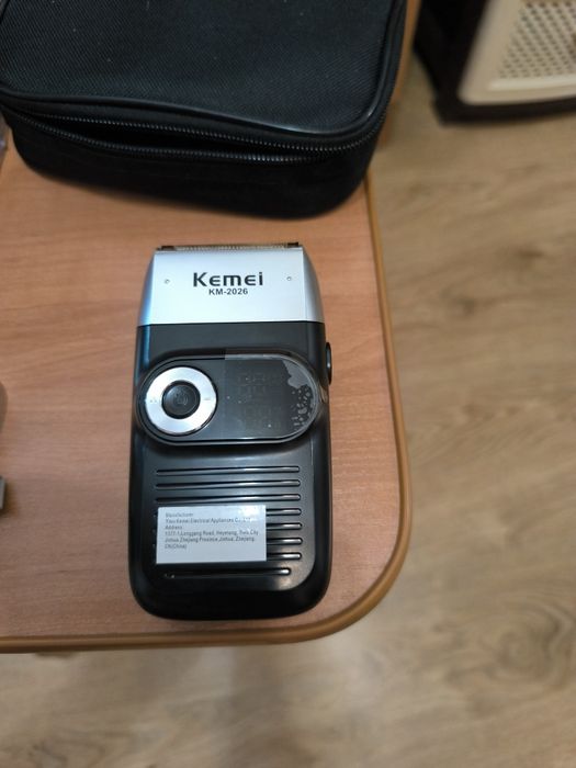 Продам електробритву шейвер Hatteker HT 952