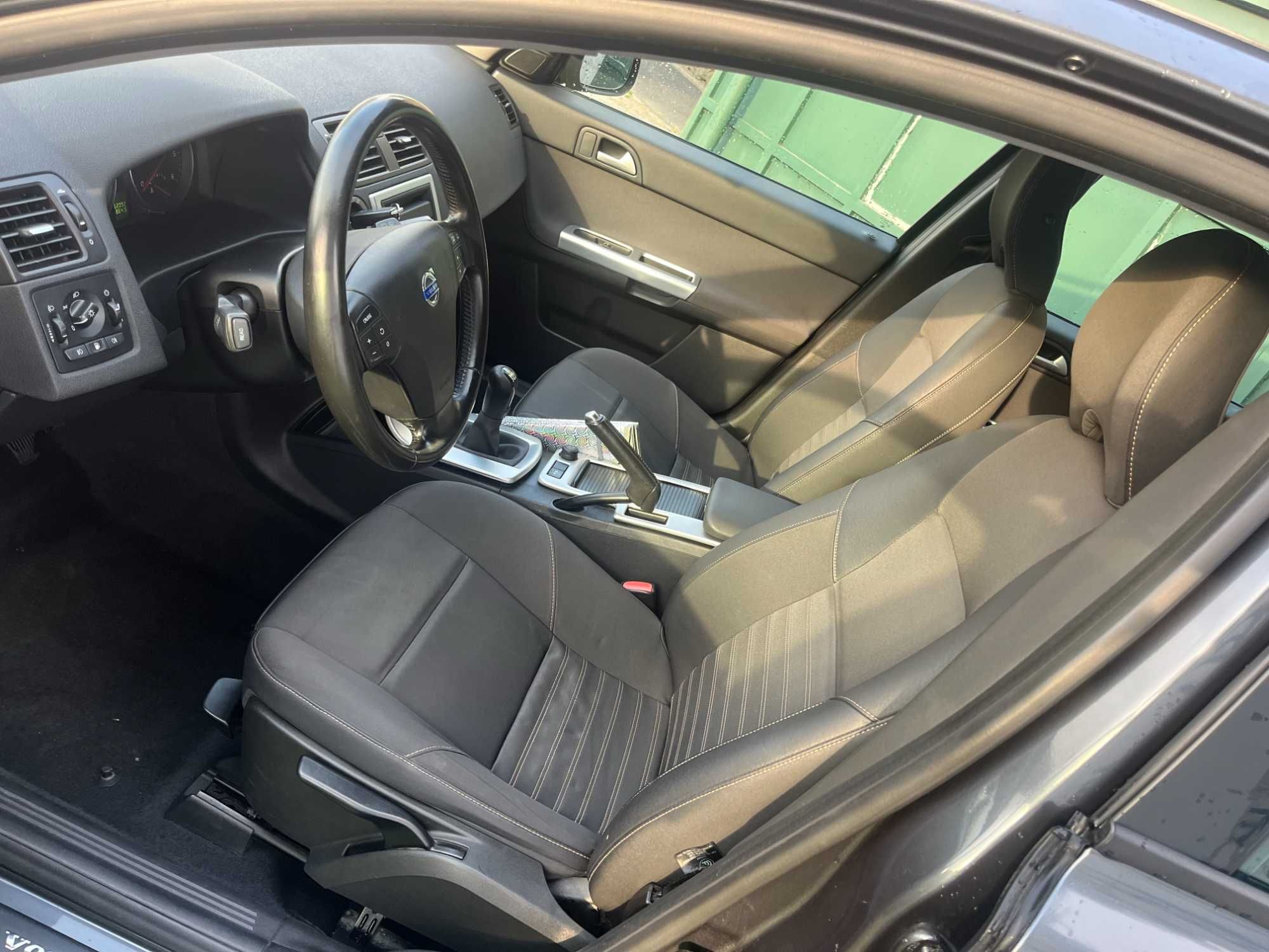 Volvo v50 1.6D 2010
