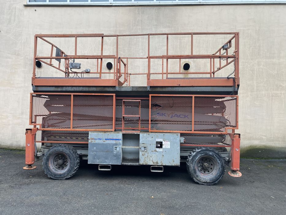 Ножичний підйомник SKY JACK SJ9250