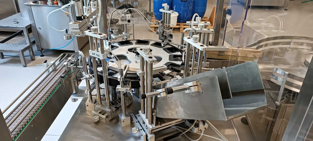 Maszyna produkcyjna- kartoniarka