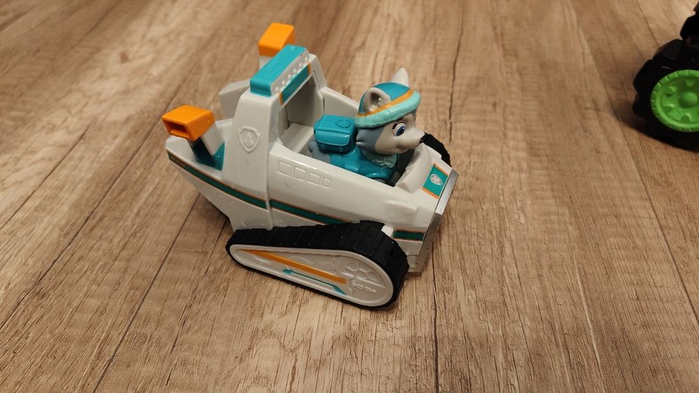 Zestaw  5 pojazdów z filmu psi patrol.