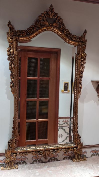 Espelho em Talha Antiga Portuguesa