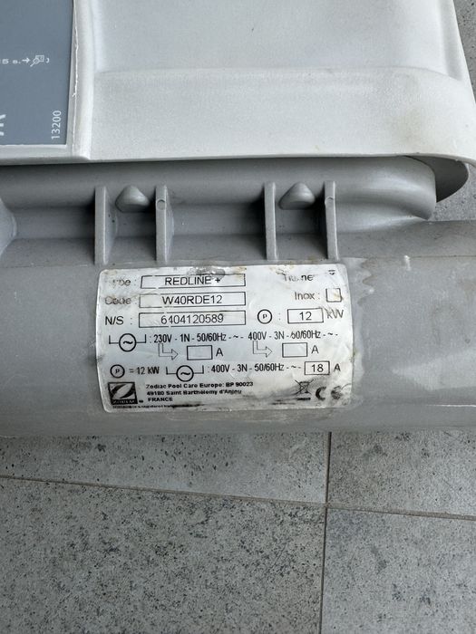 Aquecedor elétrico Zodiac RedLine 12 kW para piscina