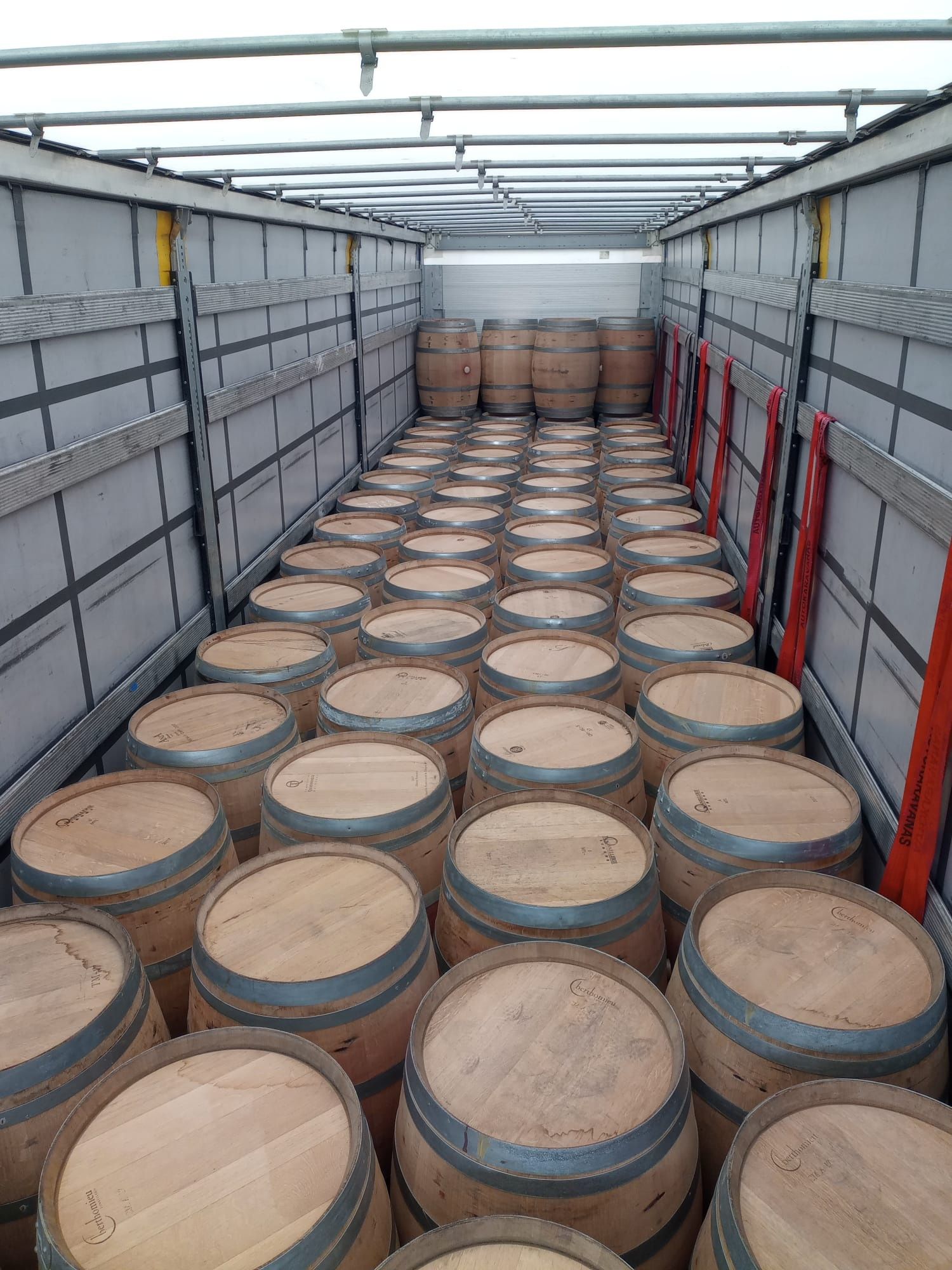 Barris de madeira carvalho 225L - Used 225L ex-red wine barrels
