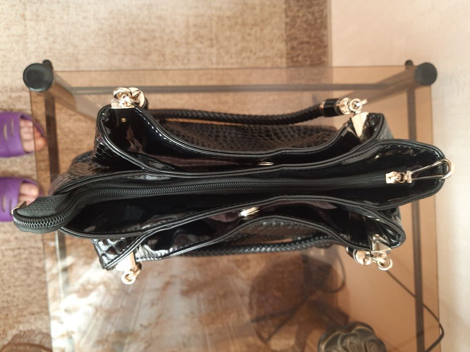 Сумка лакована (вмістка)