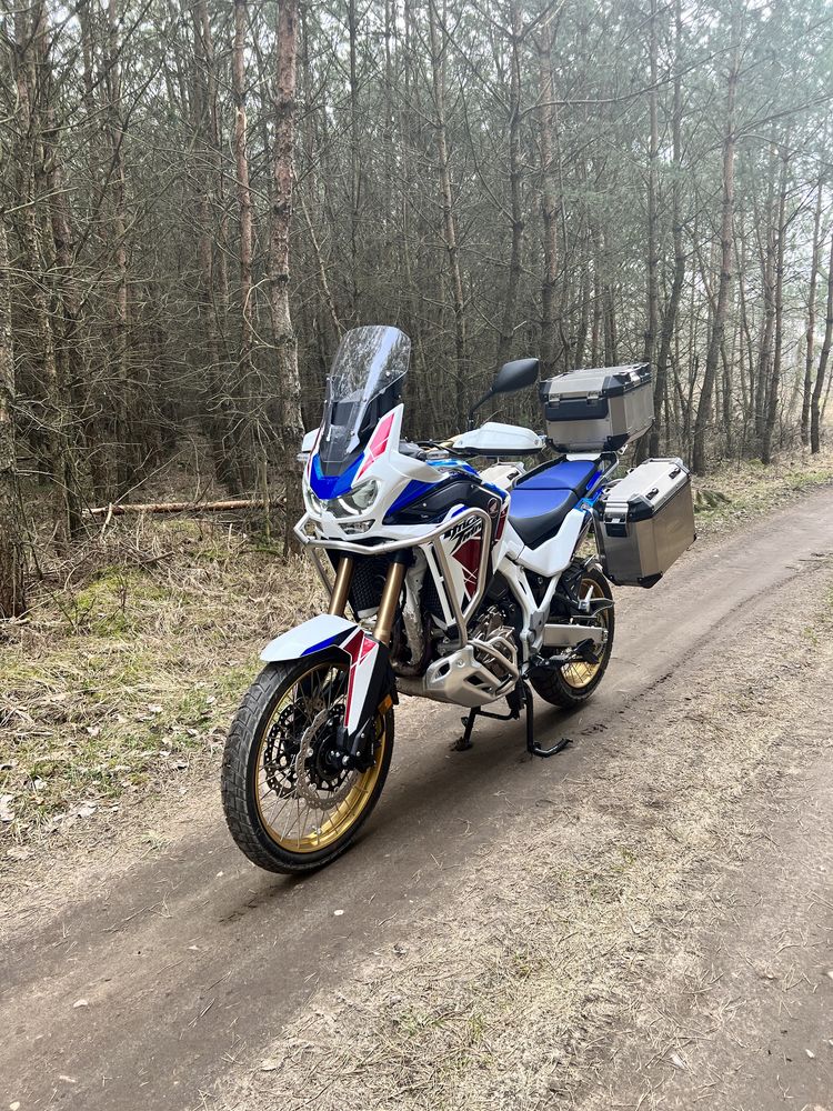 Wynajem motocykla Honda Africa Twin 2022r. CRF1100 automat Poznań