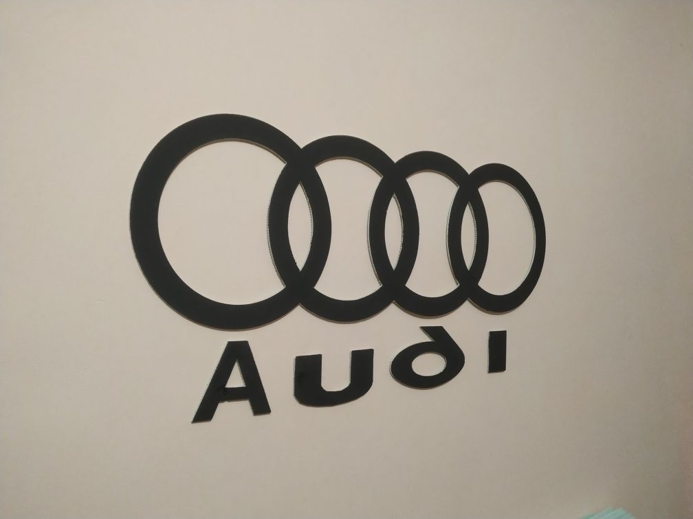 Настенное панно для декора в форме значка Audi логотип