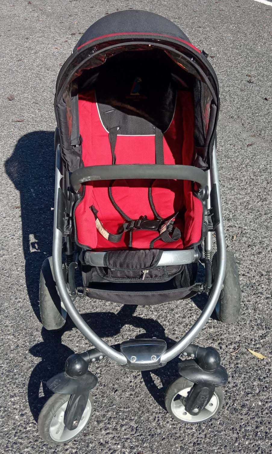 Carro de Bébé Pierre Cardin prático desmontável