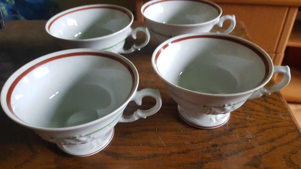 4 Porcelanowe filiżanki   "Wałbrzych"