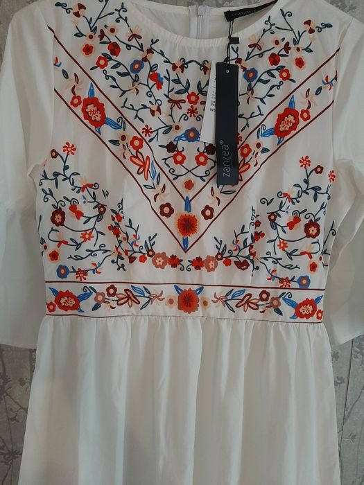 Суня Нова. Квітковим принтом