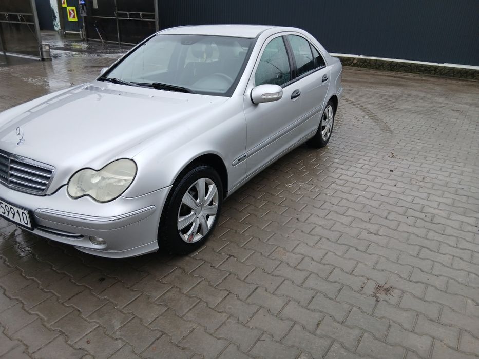 Продам Мерседес W203 C180 Kompresor в Харошому стані.