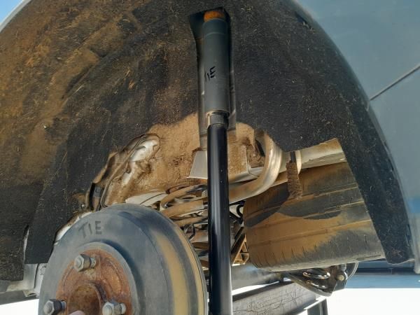 Amortecedor trás esquerdo FORD Transit Courier I