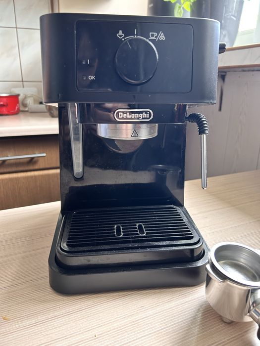 Ekspres kolbowy DeLonghi