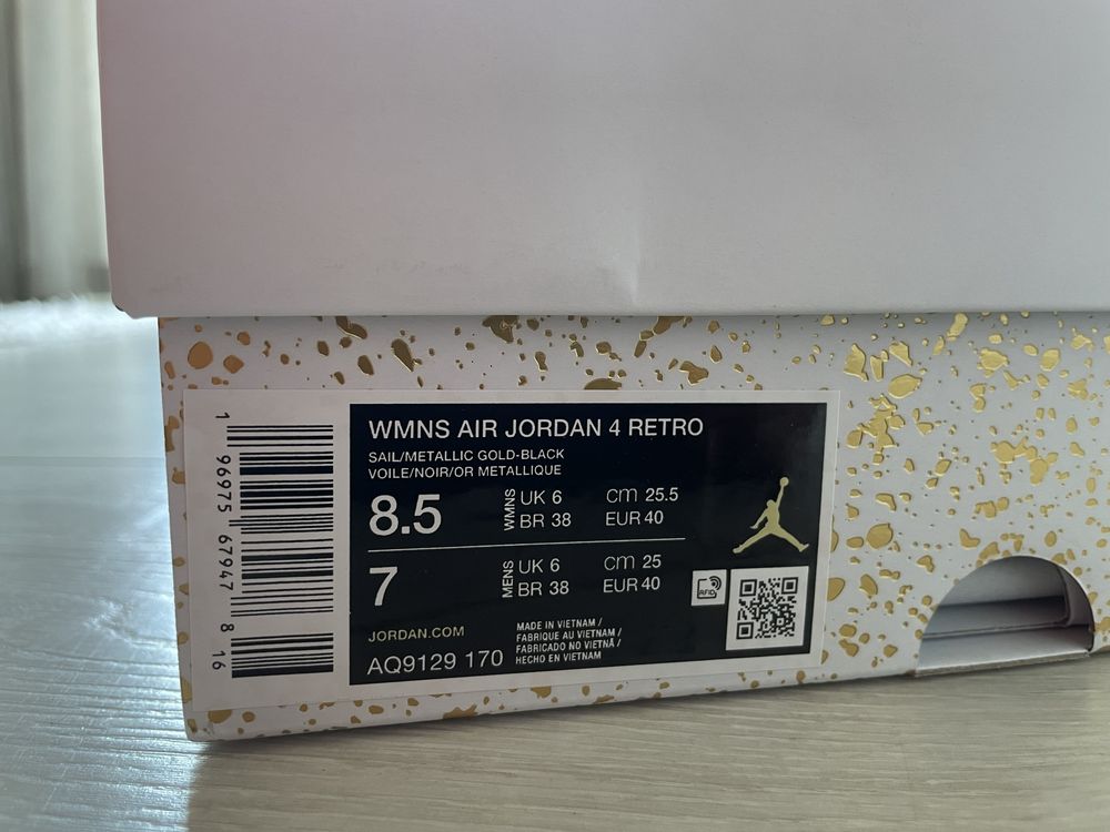 Jordan 4 metalic gold