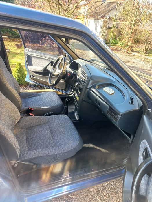 Автомобіль ваз 2199