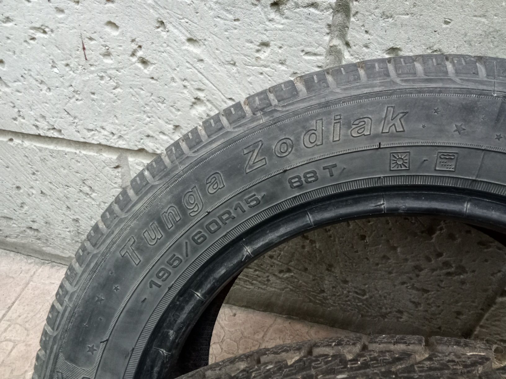Диски с шинами 195/ 60 R 15 ;195/65,R 15; 235/65 R 17