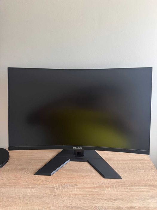 Monitor Curvo Gigabyte 32" G32QC VA 165Hz 1ms