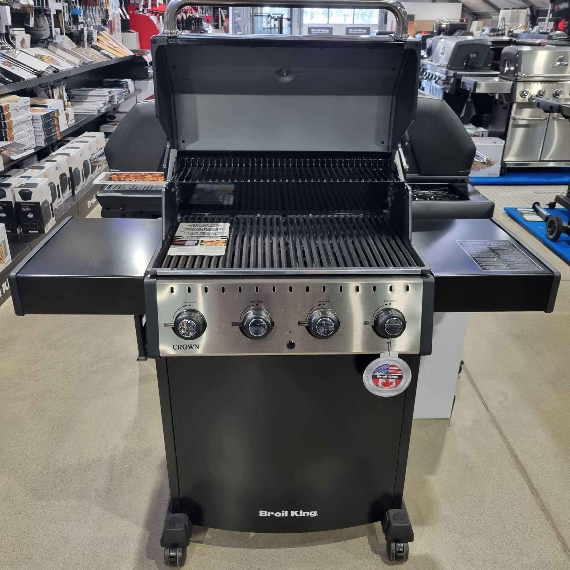 Grill gazowy ogrodowy Broil King Crown 410 z ekspozycji - Stan idealny