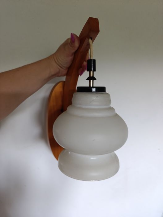 Lampa kinkiet klosz wisząca PRL drewno szkło