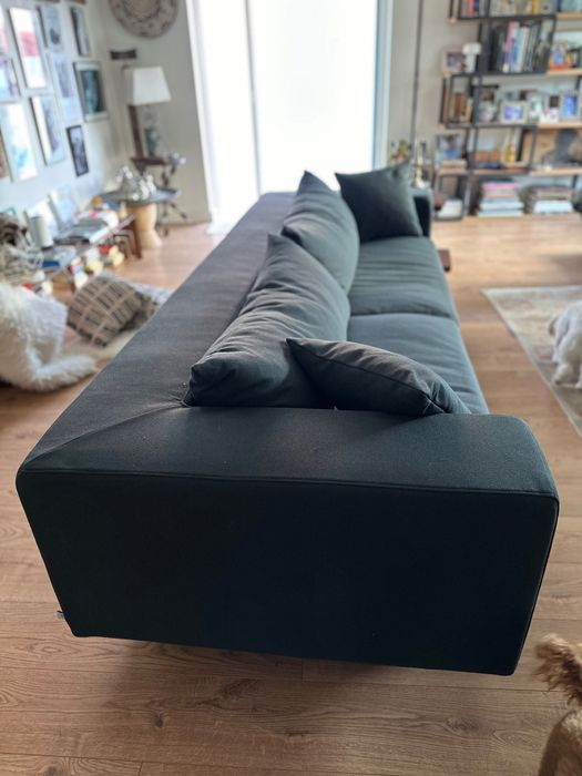 Sofa Area preto quase novo