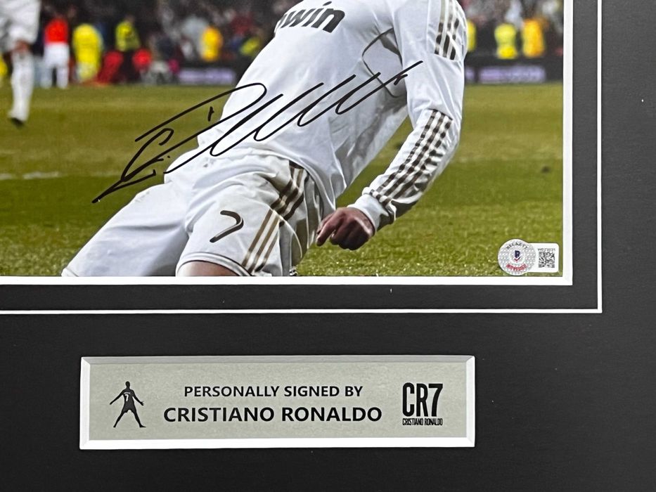 Кріштіану Роналду підпис автограф фото 20x25 у рамці з Beckett COA