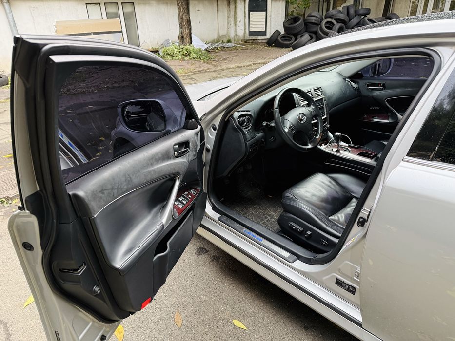 Lexus is 250 власник 2,5 бензин 2007 рік