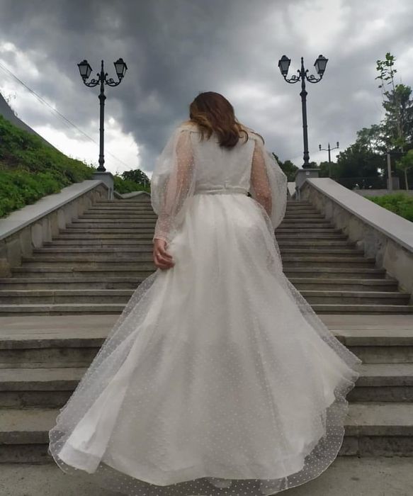 Біла , випускна сукня