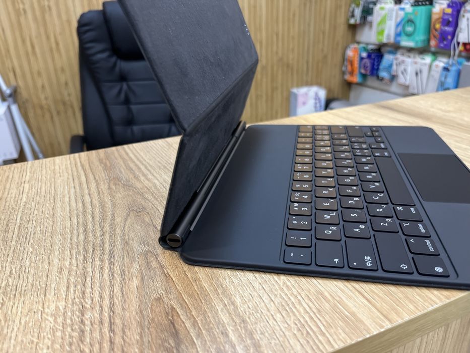 Клавиатура Magic Keyboard для iPad Pro 12.9
