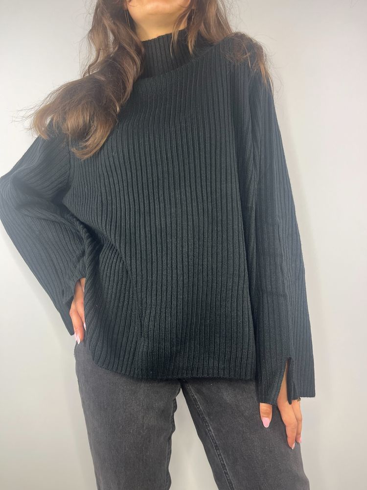 Czarny sweter z szerokimi rekawami Rainbow rozmiar 44/46