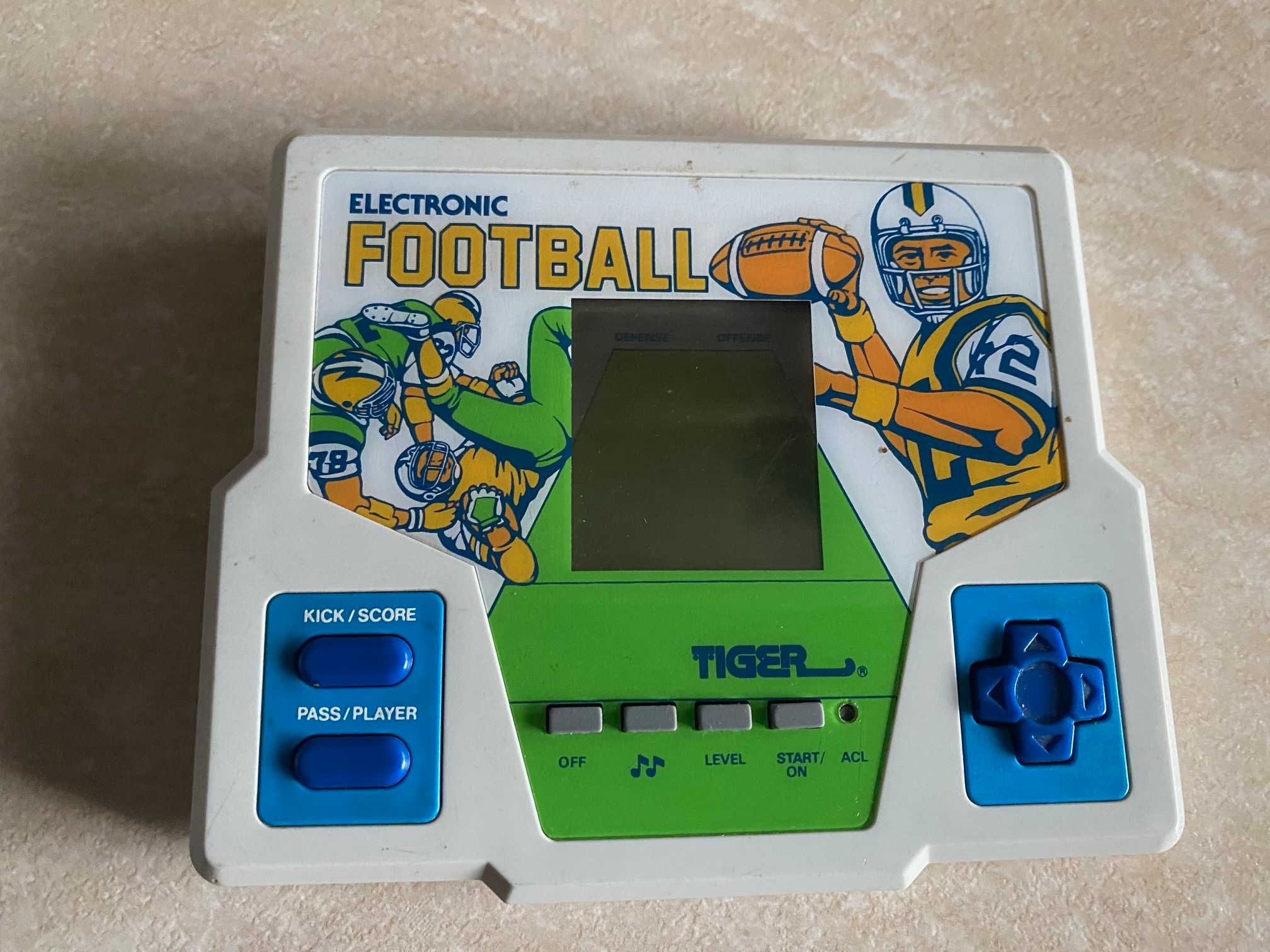 Pack Tiger Handheld LCD ELECTRONIC FOOTBALL e SKEET SHHOT 1987 Testado