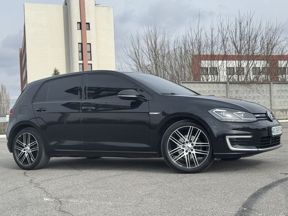 Продам самый максимальный TOP VW E-Golf 36kw 300 км