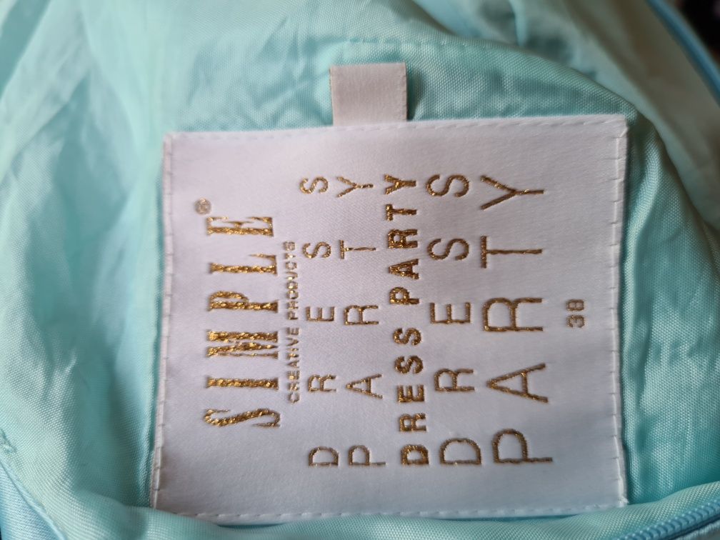 Simple przepiękną sukienka r. 38