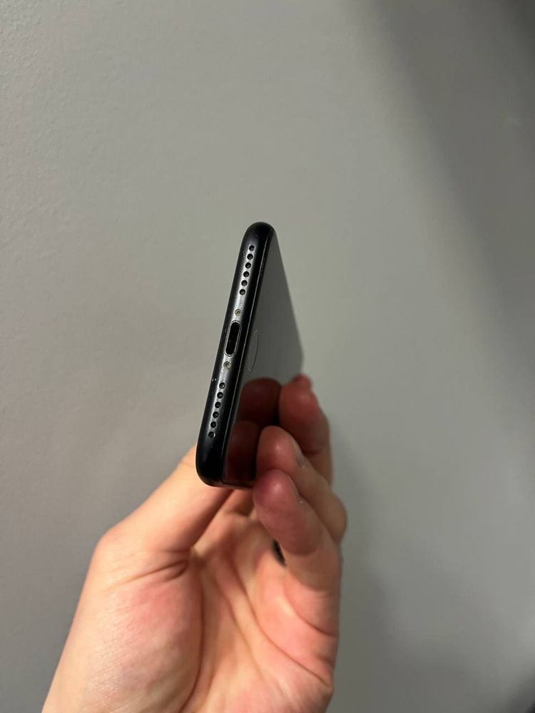 iPhone SE 2 64Gb Black