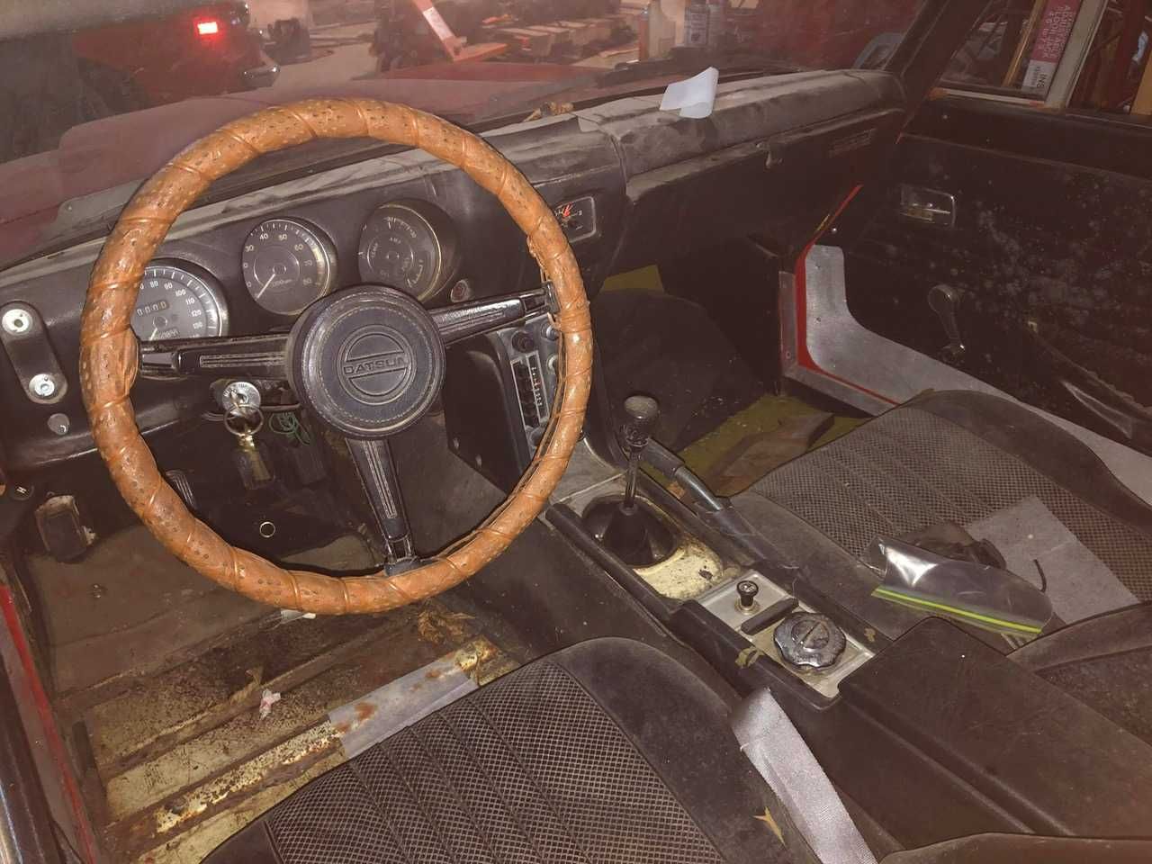 Nissan Datsun 2000