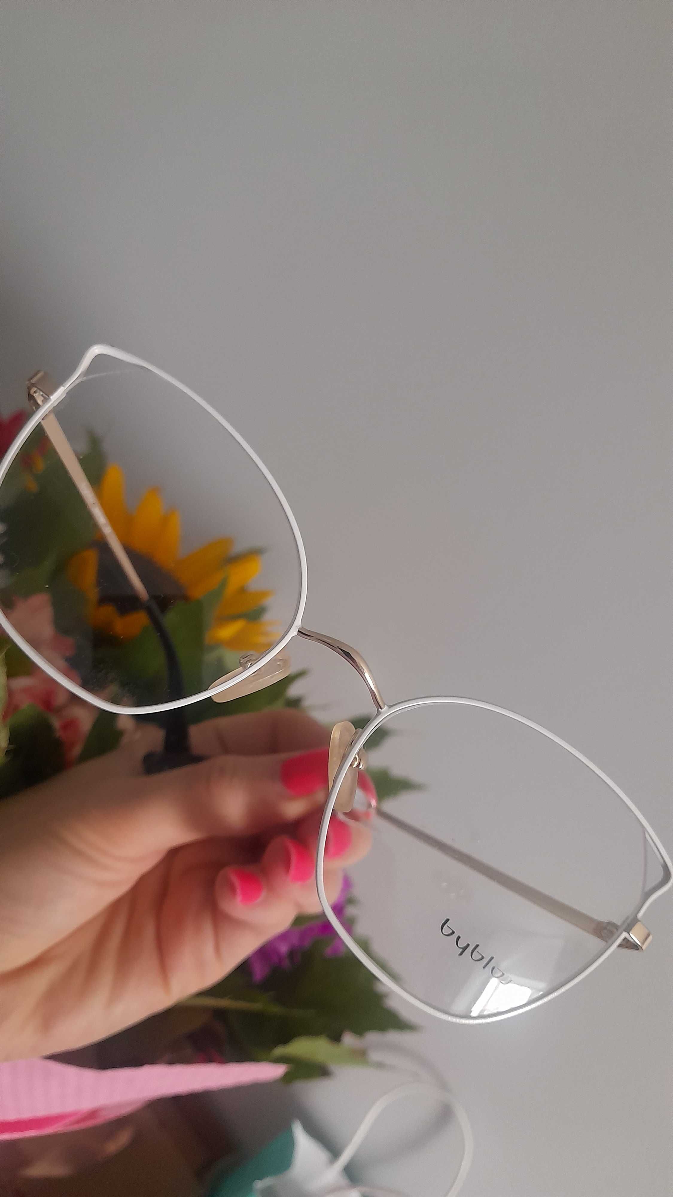 Byblos nowe oprawy korekcyjne okulary markowe 368 białe metal złote 56