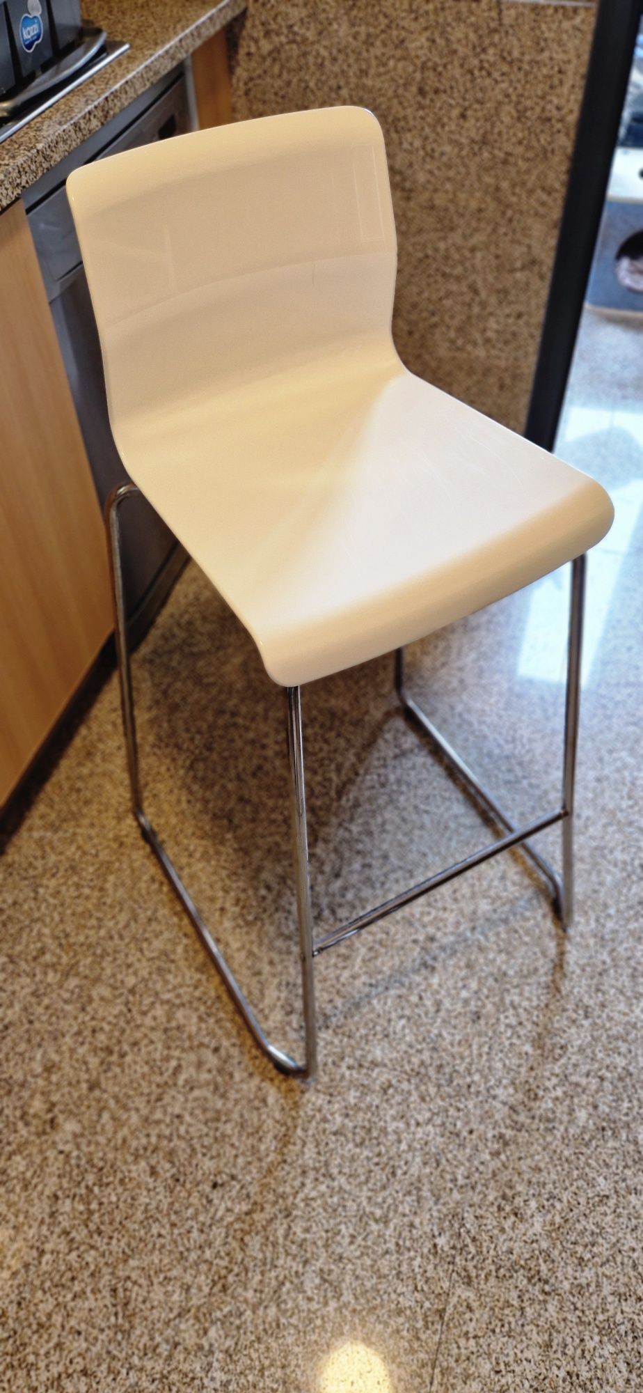 2 cadeiras altas ikea