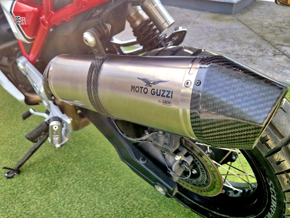 Moto Guzzi V85tt