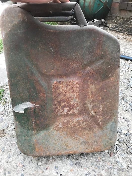 Канистры 20литров бочки