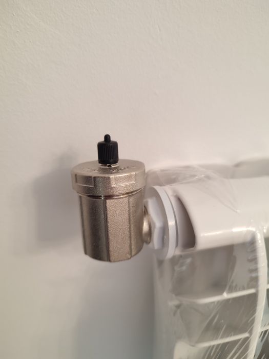 Електрична батарея (радіатор) з теном який не пересушує повітря