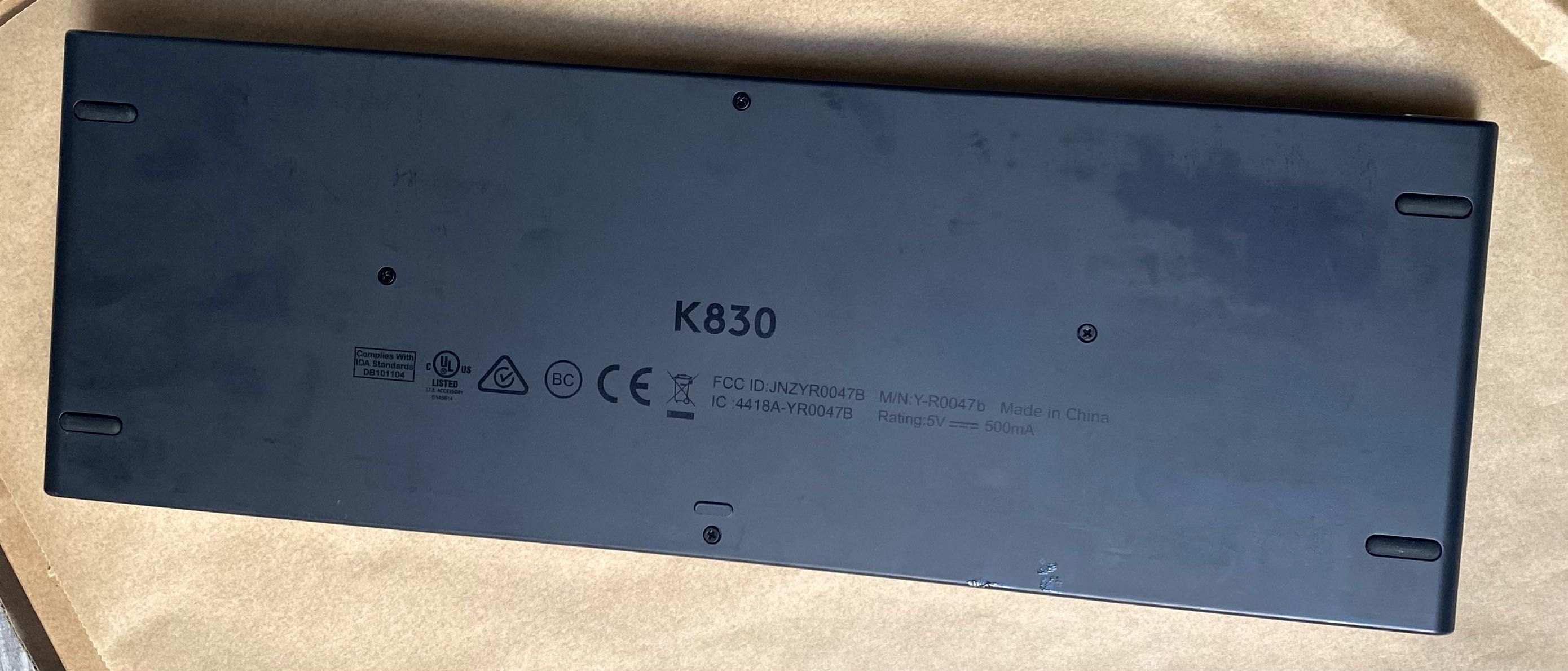 Teclado Logitech K830 Francês Bluetooth  com touchpad integrado