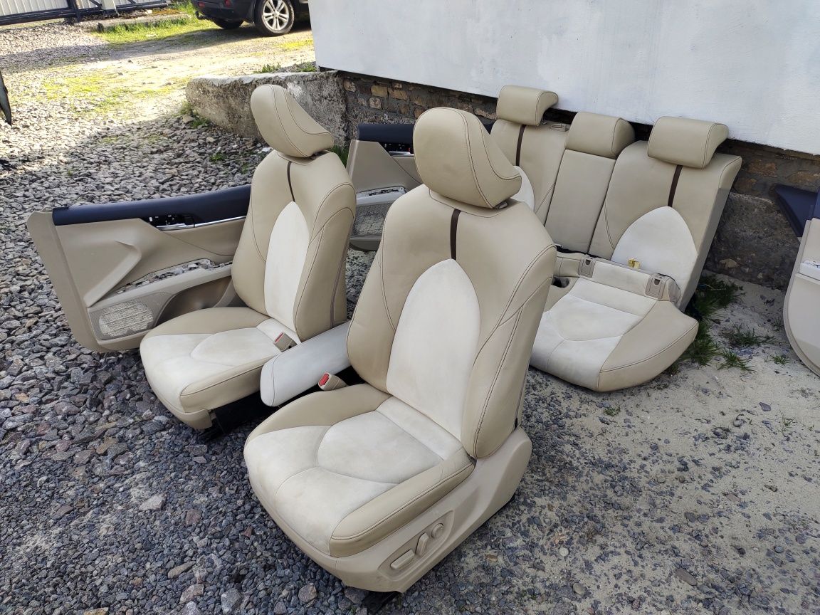 Сідушки сидіння TOYOTA CAMRY 70 бежевий салон шкіра-алькантара