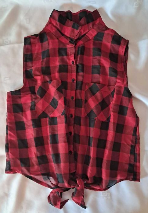 Bluzka w czerwono-czarną kratkę