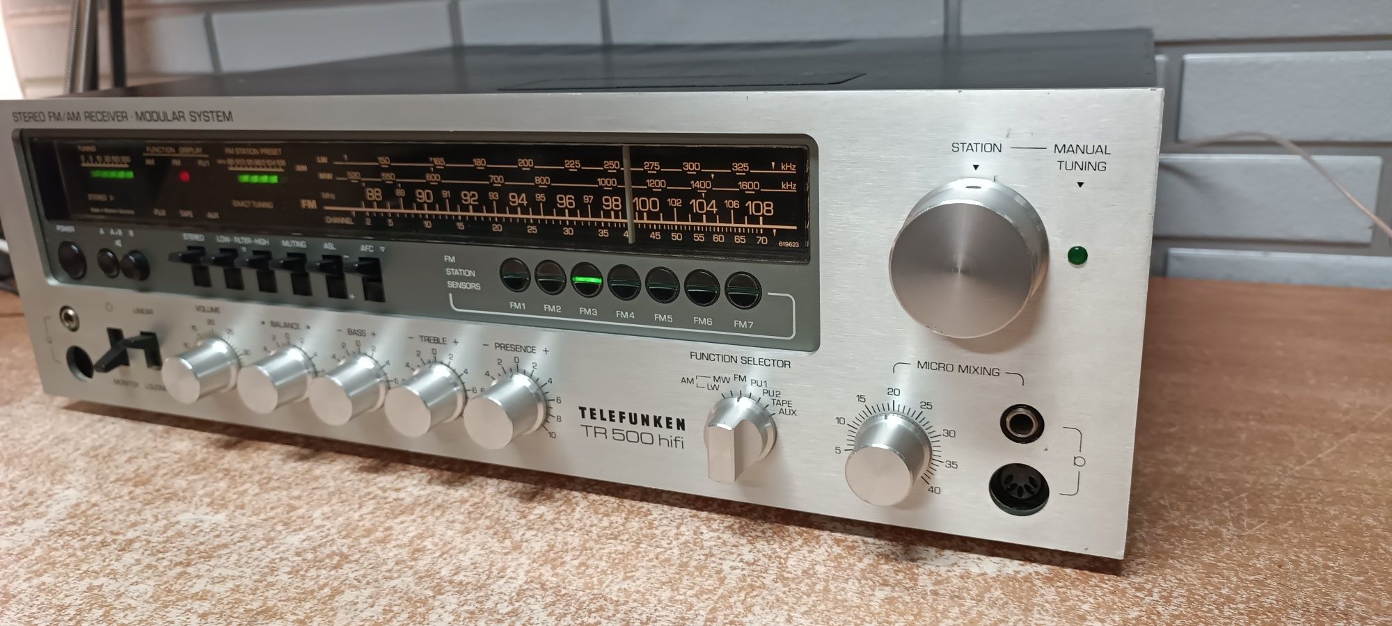 Amplituner TELEFUNKEN TR-500 hi-fi stereo