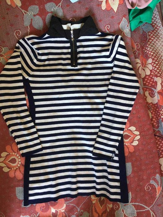 женская кофта в полоску