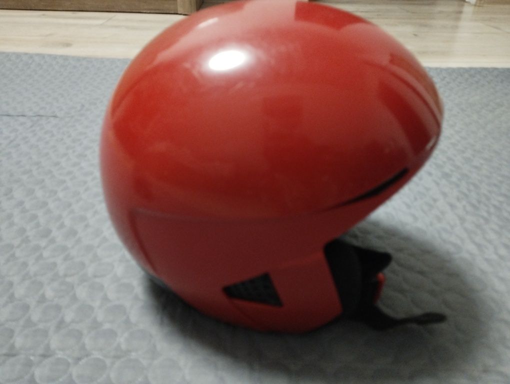 Kask narciarski 52-55cm (M) + wkladki do regulacji