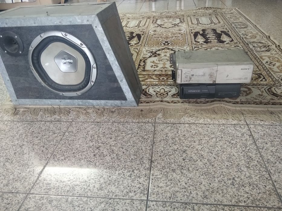 Subwoofer, X plod1100w sony  2 cxs de CD e amplificador.