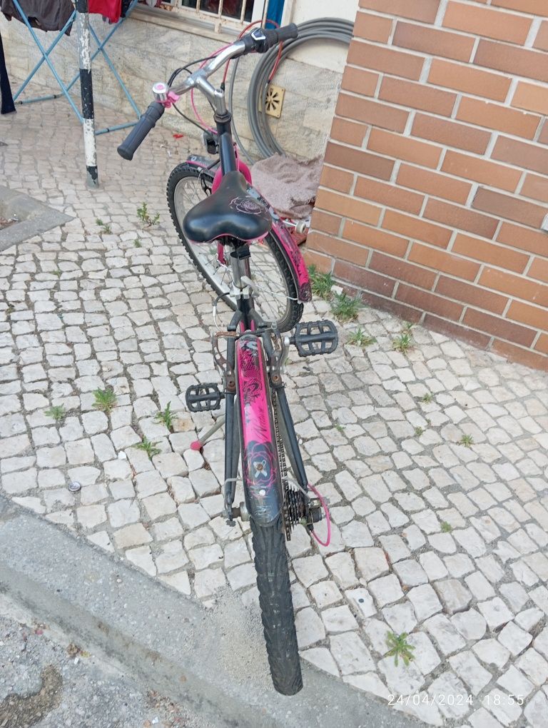 Bicicleta semi nova