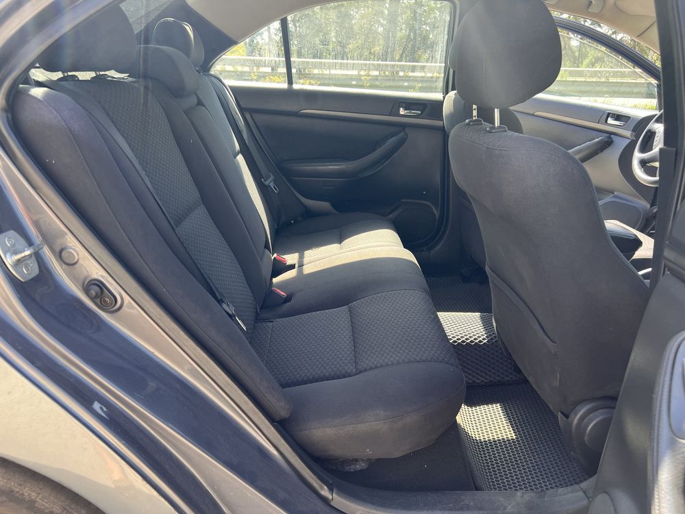 Toyota Avensis 2.0 Акпп газ/бенз